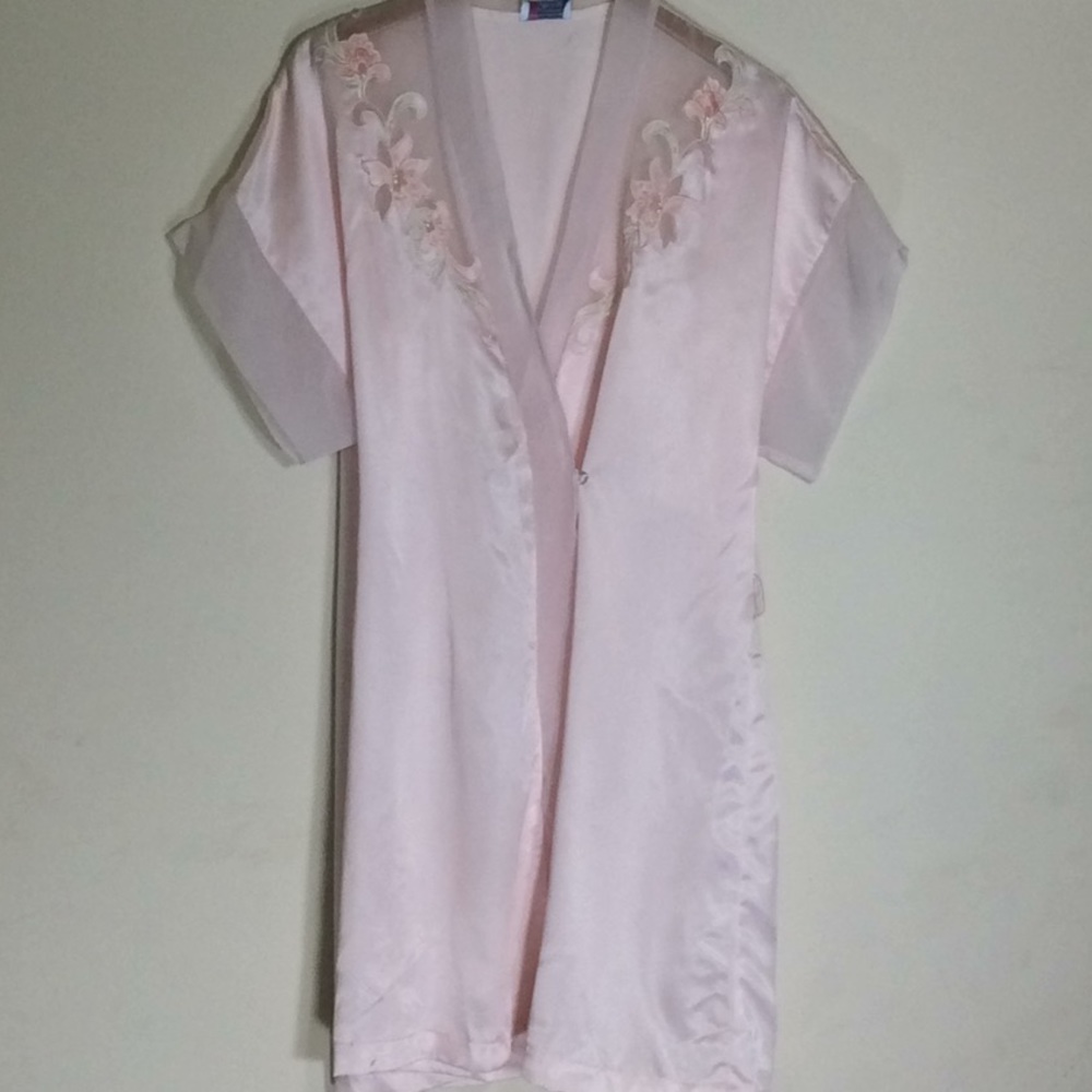 Etienne Pink Satiny Robe - Picture 2 of 8